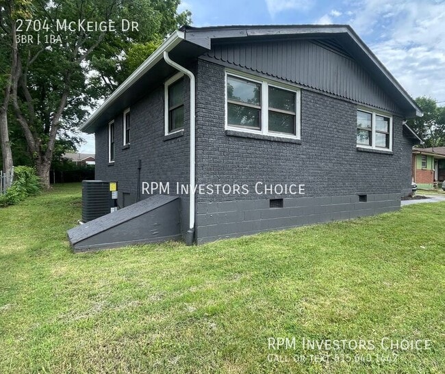 Building Photo - 2704 Mckeige Ct