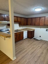 Building Photo - 117-117 Bayberry Ct