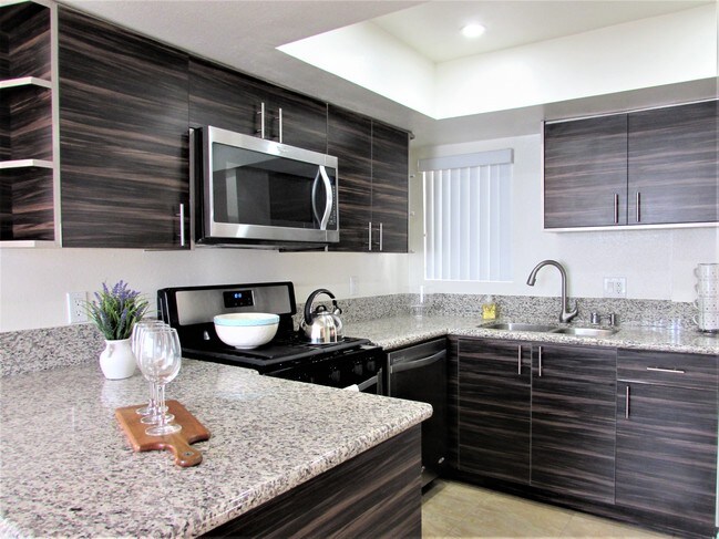Foto del edificio - 1141 N Columbus Ave