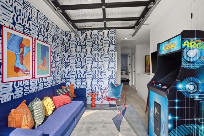 Building Photo - 1708 8th Ave S