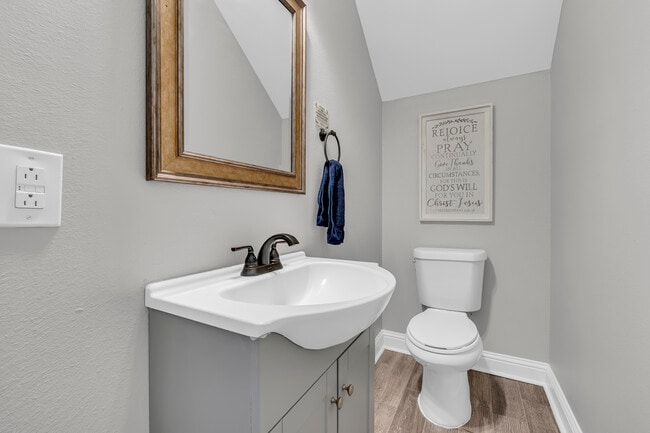 Half Bath - 923 Muirfield Dr