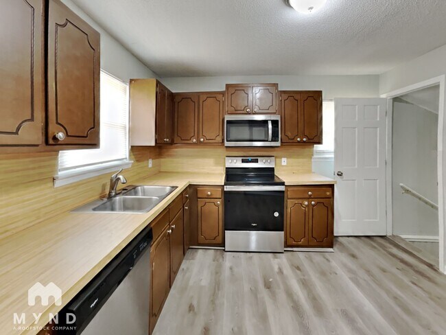 Building Photo - 2308 Oakstone Cir