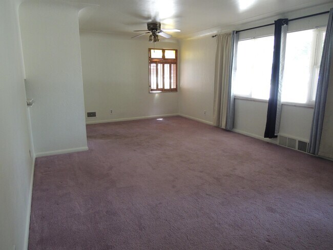 Foto del edificio - 4430 Reed St