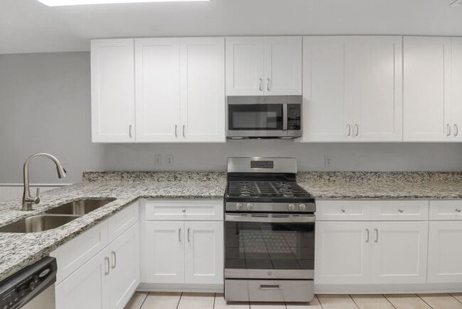 Photo - 259 Heathersett Dr SW House