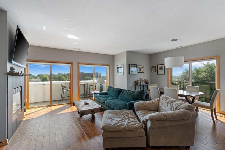 Foto principal - 3000 Raleigh Ave