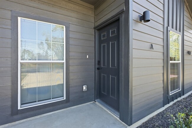 Building Photo - 9412 Crofton St