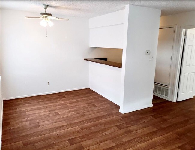 Foto del edificio - 201 Pine Meadow Dr