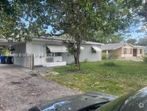 Building Photo - 1050 NW 23rd Way