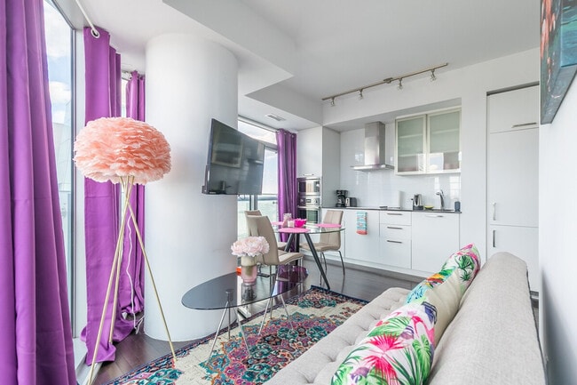 Building Photo - 131 Bremner Blvd