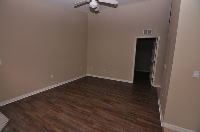 Building Photo - 5846 8th St
