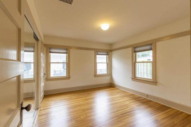 Building Photo - 1020 Sutter St