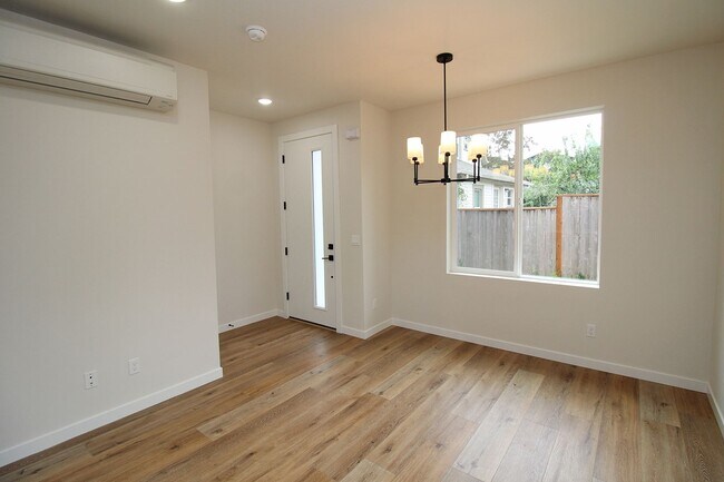 Foto del edificio - 5258-5264 NE 15th Ave