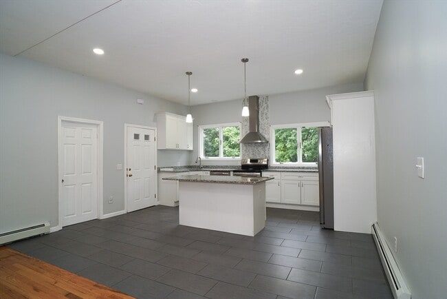 Building Photo - 48 Andover Rd