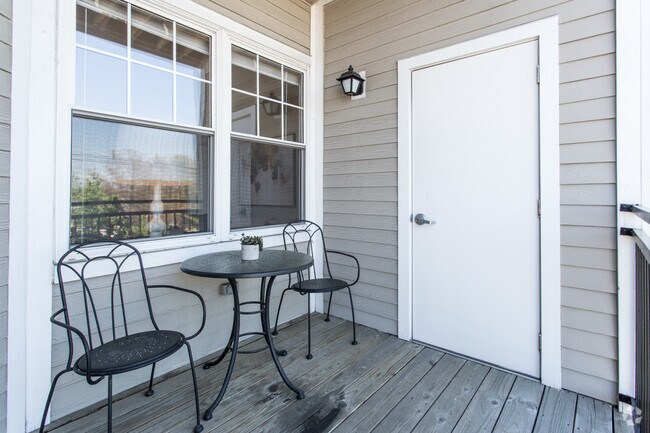 Model- Balcony - Washington Crossing Apartments