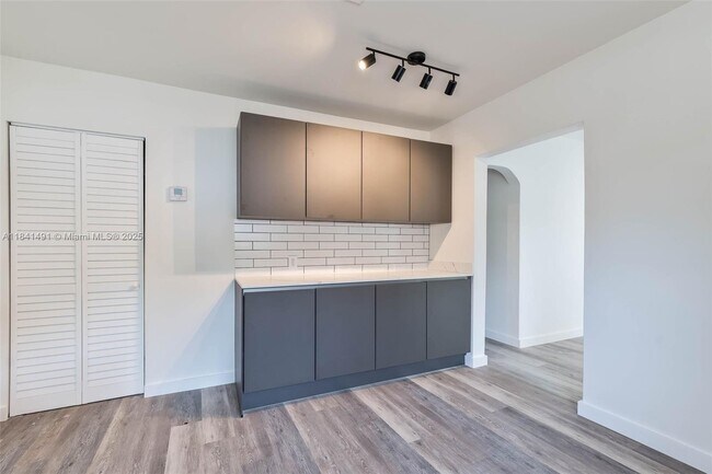 Foto del edificio - 25 NW 78th St