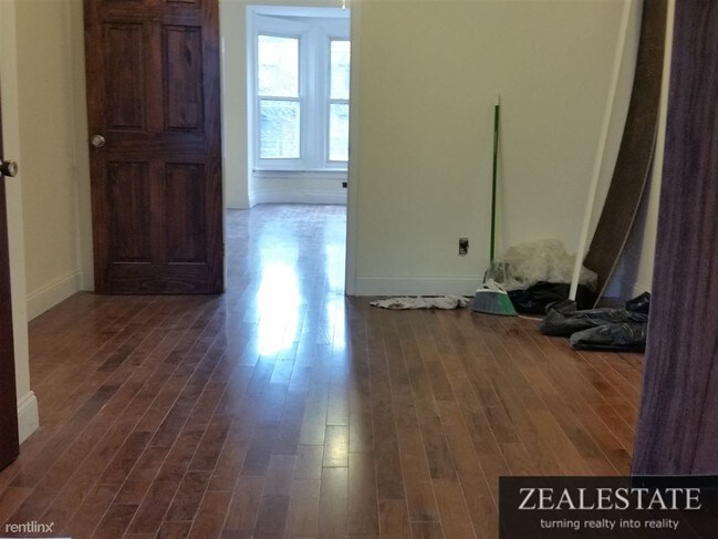 Building Photo - 80 Downing St