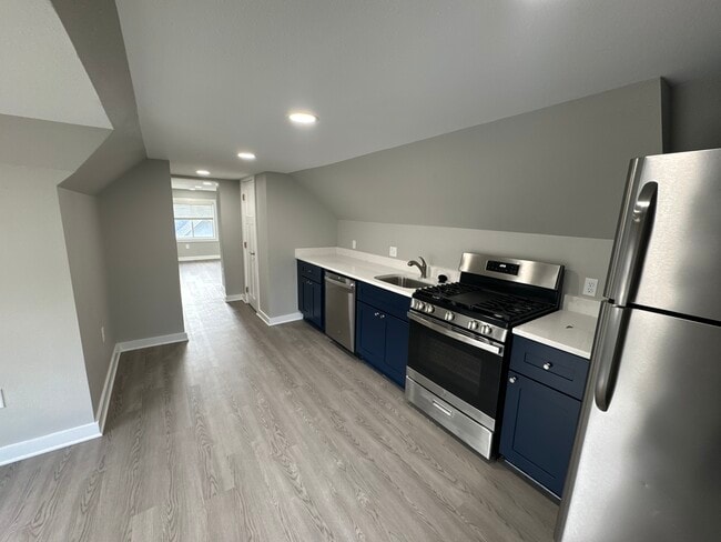 Building Photo - 525 Welch Ave