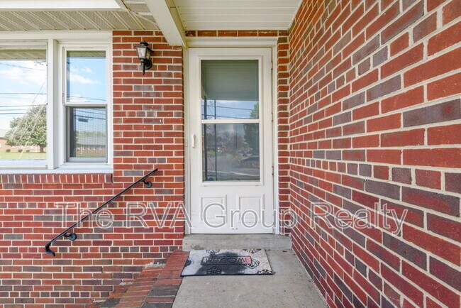 Building Photo - 2201 Lydell Dr