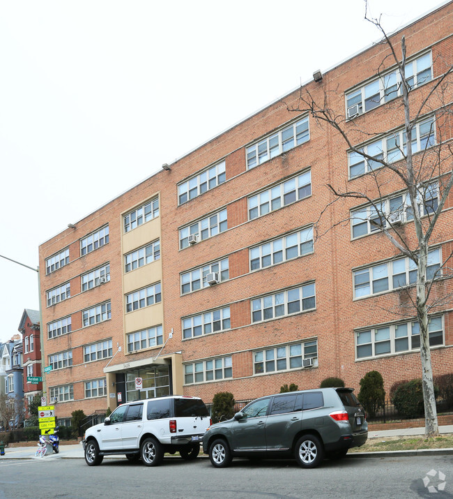 Building Photo - Holmead Apartments