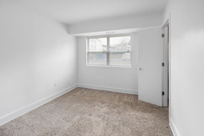 Foto del edificio - Lovely 2 BR/1 BA condo in Anacostia!