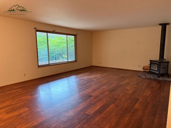Building Photo - McKenzie HWY 3-bedroom/ 2bath