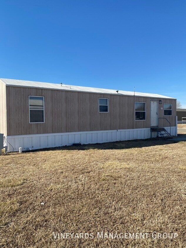 725 W Bever Dr, Towanda, KS 67144 House Rental in Towanda, KS