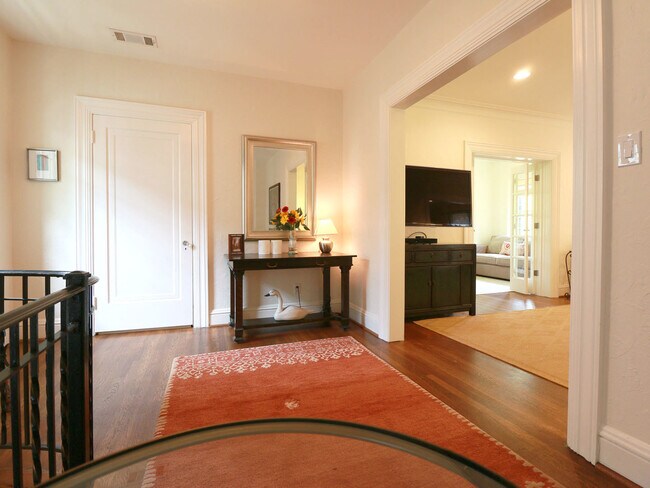 entry - 7364 Pershing Ave