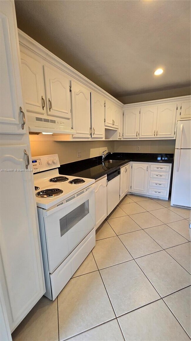 Foto del edificio - 6842 NW 31st Ave