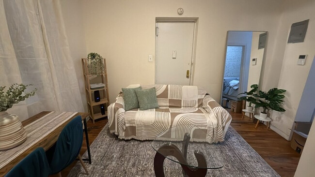 Foto del edificio - 639 2nd Ave