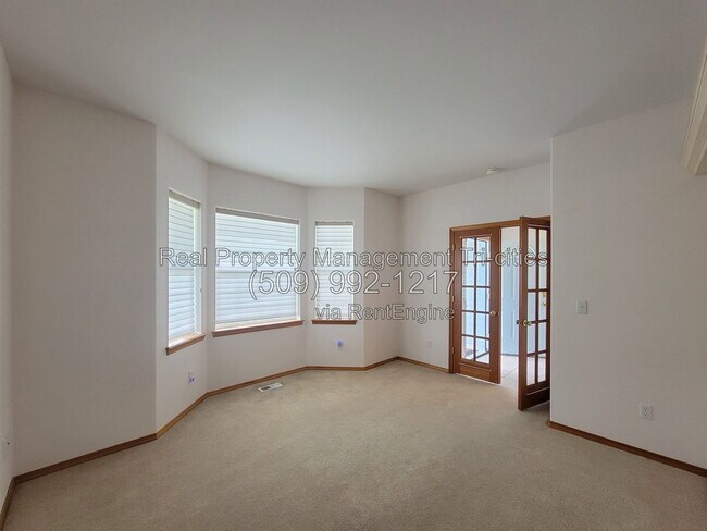 Foto del edificio - 4111 Joshua Dr