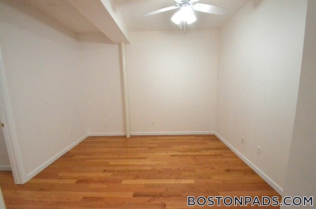 Foto del edificio - 58 Westland Ave