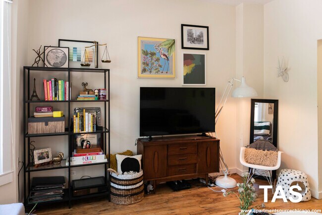 Foto del edificio - 709 W Wrightwood Ave