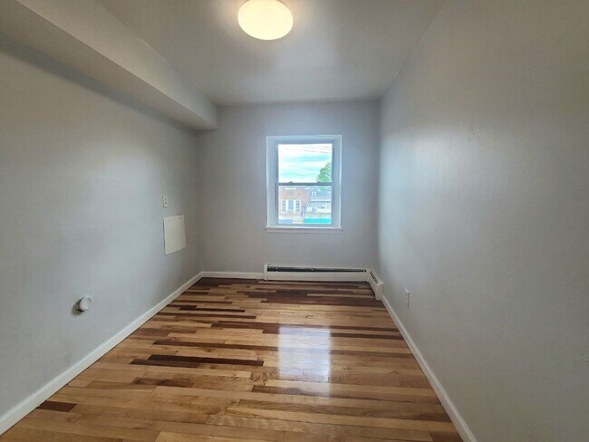Foto del edificio - 479 Roseville Ave