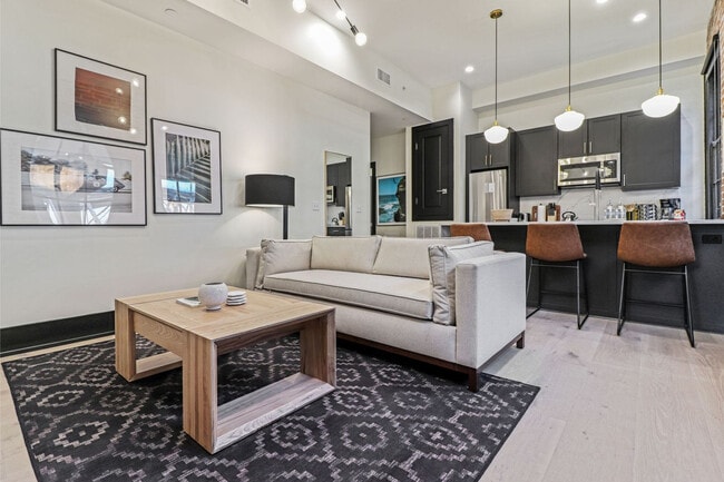 Building Photo - 1148 S Peters St