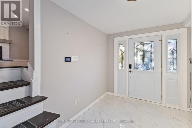 Photo du bâtiment - 388 Fuller Pl