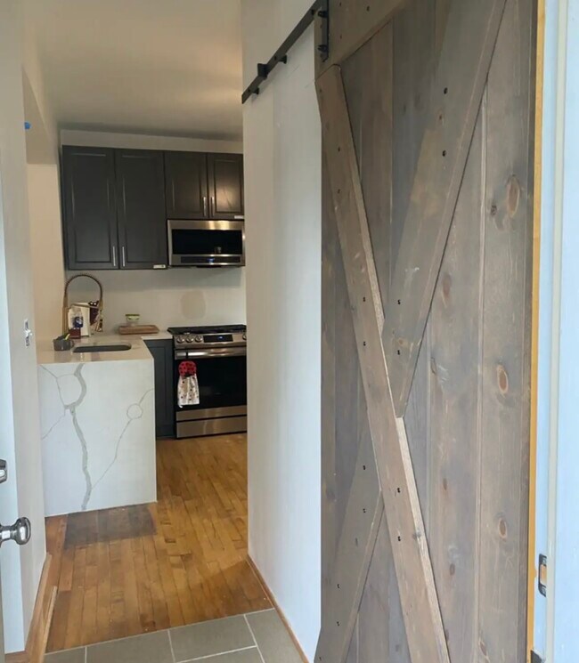 Building Photo - 3446 S New York Ave