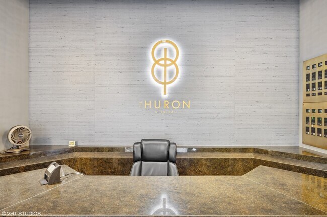 Foto del edificio - 100 E Huron St
