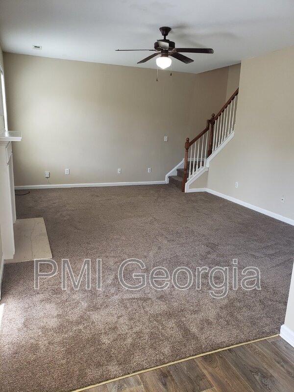 Building Photo - 105 Stallion Way