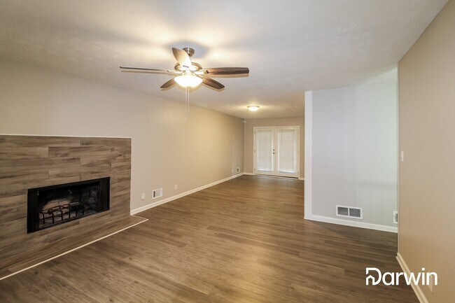Building Photo - 423 Rustic Ridge Cir