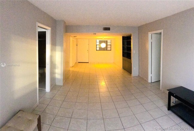 Building Photo - REX GARDENS CONDO