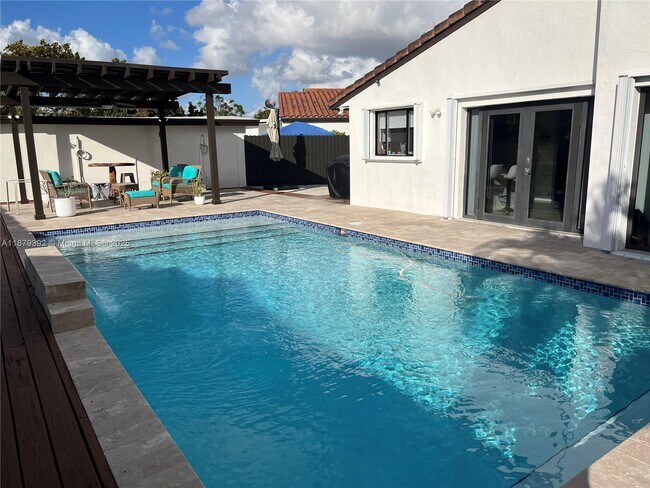 Foto del edificio - 394 NW 133rd Ct