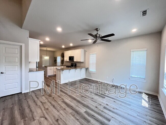 Building Photo - 1452 Sligo St