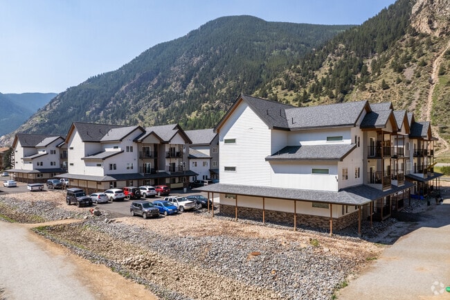 Apartments - Bighorn Crossing