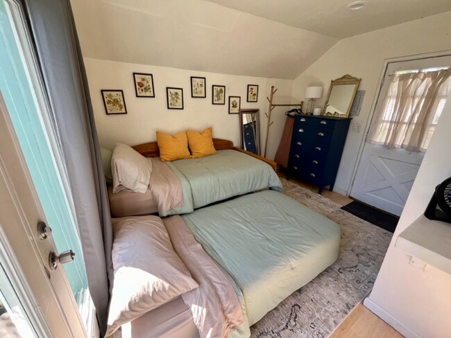 Foto del edificio - 1877 Virginia Ave