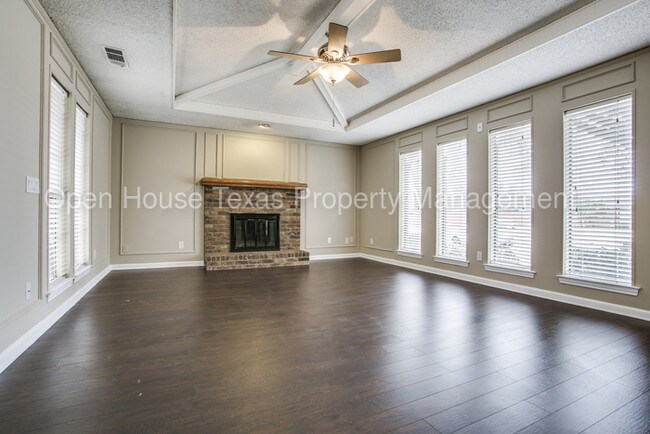 Foto del edificio - 3945 Los Robles Dr