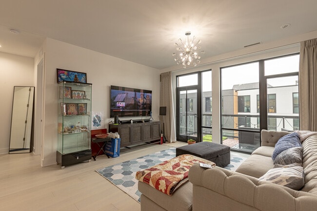 Foto del edificio - 1401 W Webster Ave