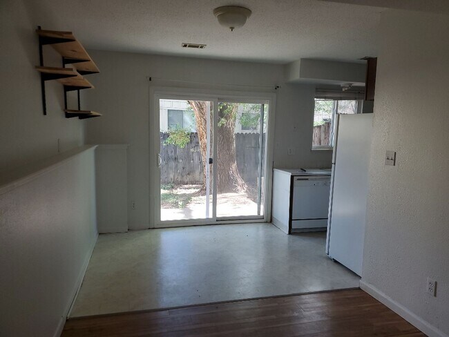 Foto del edificio - 619-621 Parker St