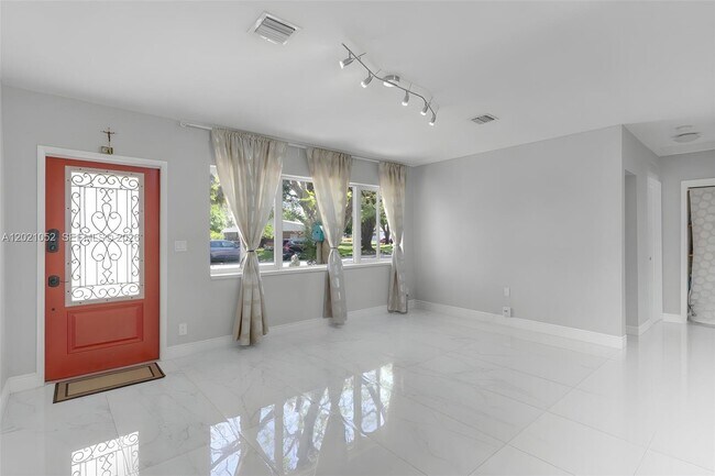 Foto del edificio - 2340 SW 15th St