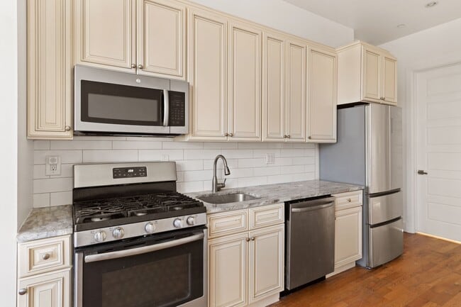 Building Photo - 1305 Greene Ave