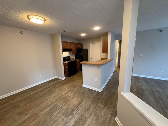 Building Photo - 2411 Hill St